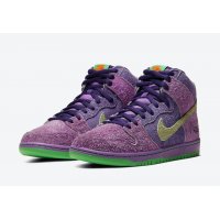 Shoes High top trainers Nike SB Dunk High 420 Reverse Skunk  University Red/Spinach Green/Magic Ember