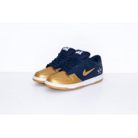 Shoes Low top trainers Nike SB Dunk Low x Supreme Metallic Gold Navy Metallic Gold/Metallic Gold-Navy-White