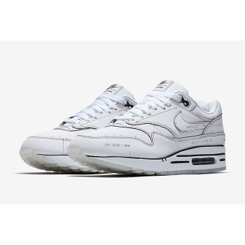 Shoes Low top trainers Nike Air Max 1 