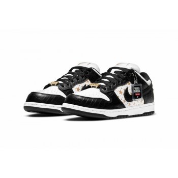 Shoes Low top trainers Nike SB Dunk Low x Supreme Black Black/White