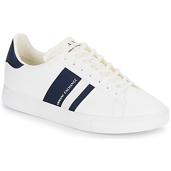 Shoes Men Low top trainers Armani Exchange XUX173 White